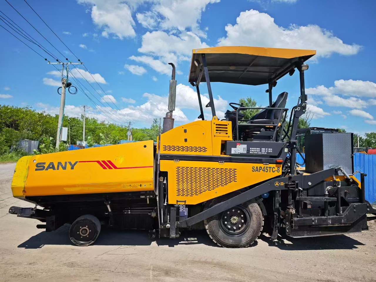 SANY SAP45TC-8 - Асфальтоукладчик: фото 1 SANY SAP45TC-8 - Асфальтоукладчик: фото 1