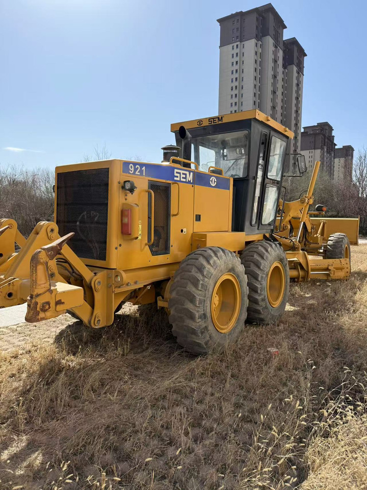 SEM 921 - Грейдер: фото 1 SEM 921 - Грейдер: фото 1