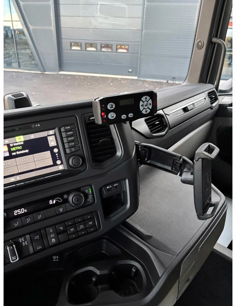 Тягач Scania 660ST V8 NGS R660: фото 12 Тягач Scania 660ST V8 NGS R660: фото 12