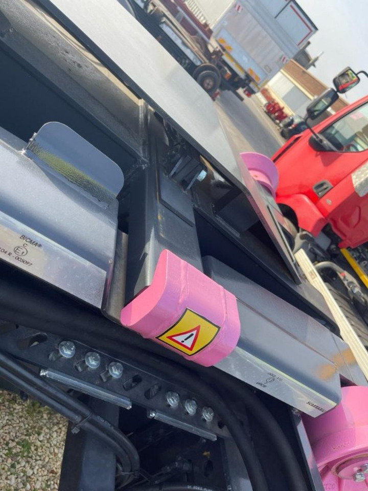 BLOCCAGGIO POSTERIORE ESTERNO - Кузов и экстерьер для Грузовиков: фото 2 BLOCCAGGIO POSTERIORE ESTERNO - Кузов и экстерьер для Грузовиков: фото 2