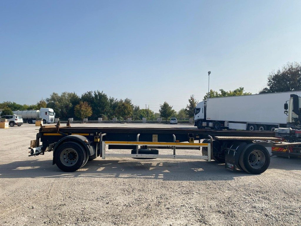 CARDI RIMORCHIO CARDI SCARRABILE PNEUMATICO - Прицеп мультилифт/ Бункеровоз: фото 4 CARDI RIMORCHIO CARDI SCARRABILE PNEUMATICO - Прицеп мультилифт/ Бункеровоз: фото 4