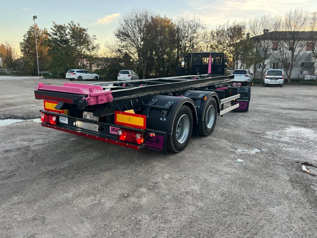 CARDI RIMORCHIO CARDI SCARRABILE RIBALTABILE - Прицеп мультилифт/ Бункеровоз: фото 1 CARDI RIMORCHIO CARDI SCARRABILE RIBALTABILE - Прицеп мультилифт/ Бункеровоз: фото 1