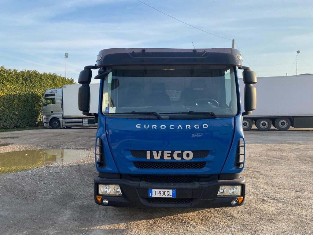 IVECO EUROCARGO 75E18 SCARRABILE - Крюковой мультилифт: фото 2 IVECO EUROCARGO 75E18 SCARRABILE - Крюковой мультилифт: фото 2