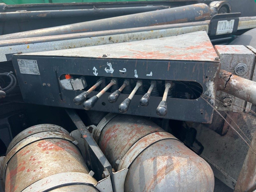 IVECO STRALIS AS260S 50Y SCARRABILE - Крюковой мультилифт: фото 5 IVECO STRALIS AS260S 50Y SCARRABILE - Крюковой мультилифт: фото 5