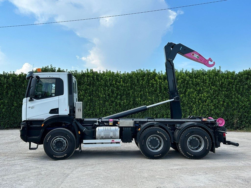 IVECO TRAKKER T-WAY AD380T NUOVO SCARRABILE - Крюковой мультилифт: фото 2 IVECO TRAKKER T-WAY AD380T NUOVO SCARRABILE - Крюковой мультилифт: фото 2