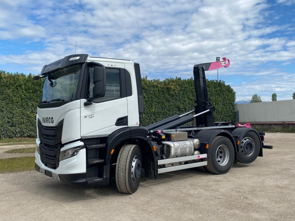 IVECO X-WAY AD280X48Y NUOVO SCARRABILE PASSO 3120 - Крюковой мультилифт: фото 1 IVECO X-WAY AD280X48Y NUOVO SCARRABILE PASSO 3120 - Крюковой мультилифт: фото 1
