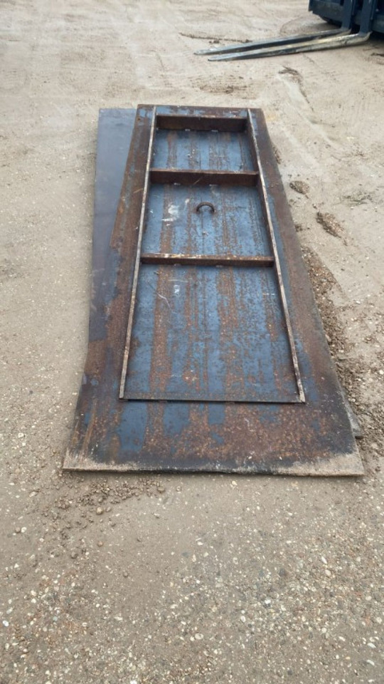 PEDANE IN FERRO PER CONTAINER - Складская техника: фото 4 PEDANE IN FERRO PER CONTAINER - Складская техника: фото 4