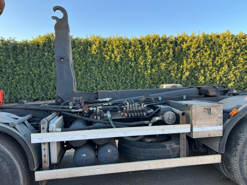 Крюковой мультилифт SCANIA CV R124 SCARRABILE CON GRU E POLIPO: фото 11 Крюковой мультилифт SCANIA CV R124 SCARRABILE CON GRU E POLIPO: фото 11