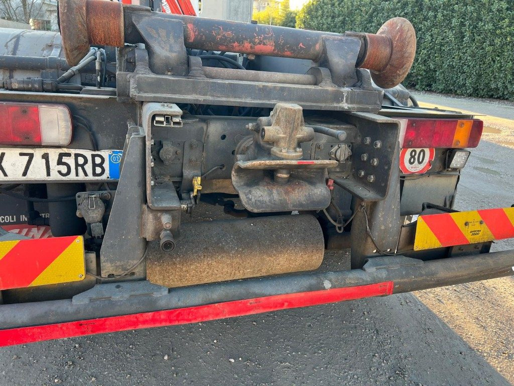 Крюковой мультилифт SCANIA CV R124 SCARRABILE CON GRU E POLIPO: фото 7 Крюковой мультилифт SCANIA CV R124 SCARRABILE CON GRU E POLIPO: фото 7