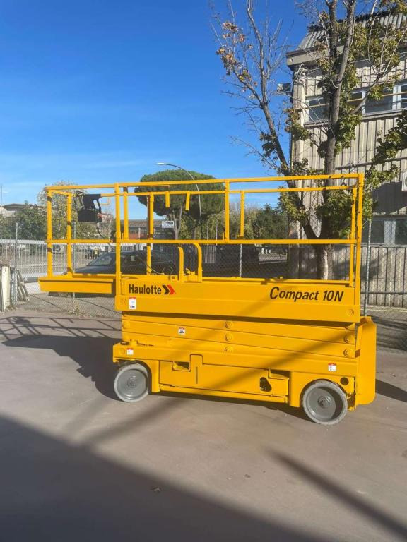 Haulotte COMPACT 10N - Ножничный подъемник: фото 2 Haulotte COMPACT 10N - Ножничный подъемник: фото 2