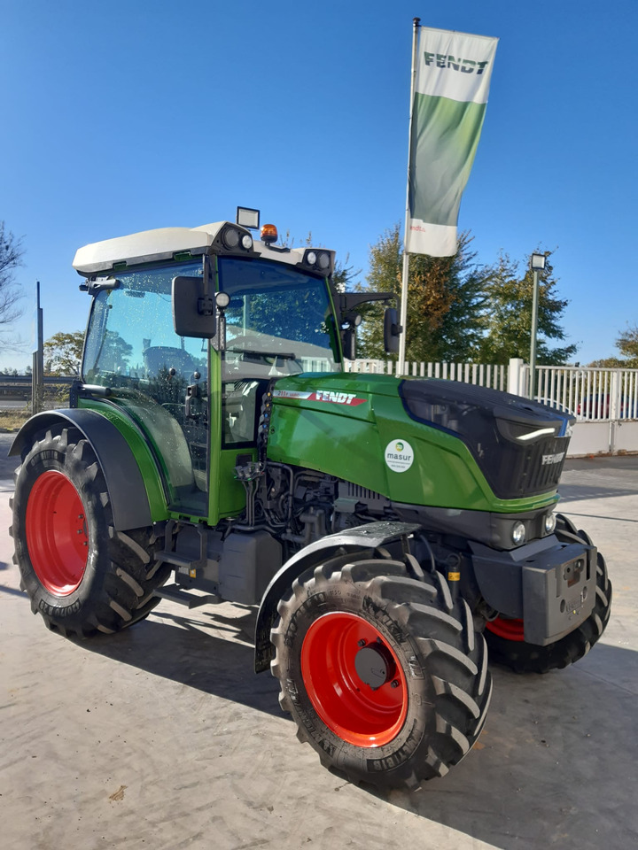 Fendt 211P - Трактор: фото 1 Fendt 211P - Трактор: фото 1