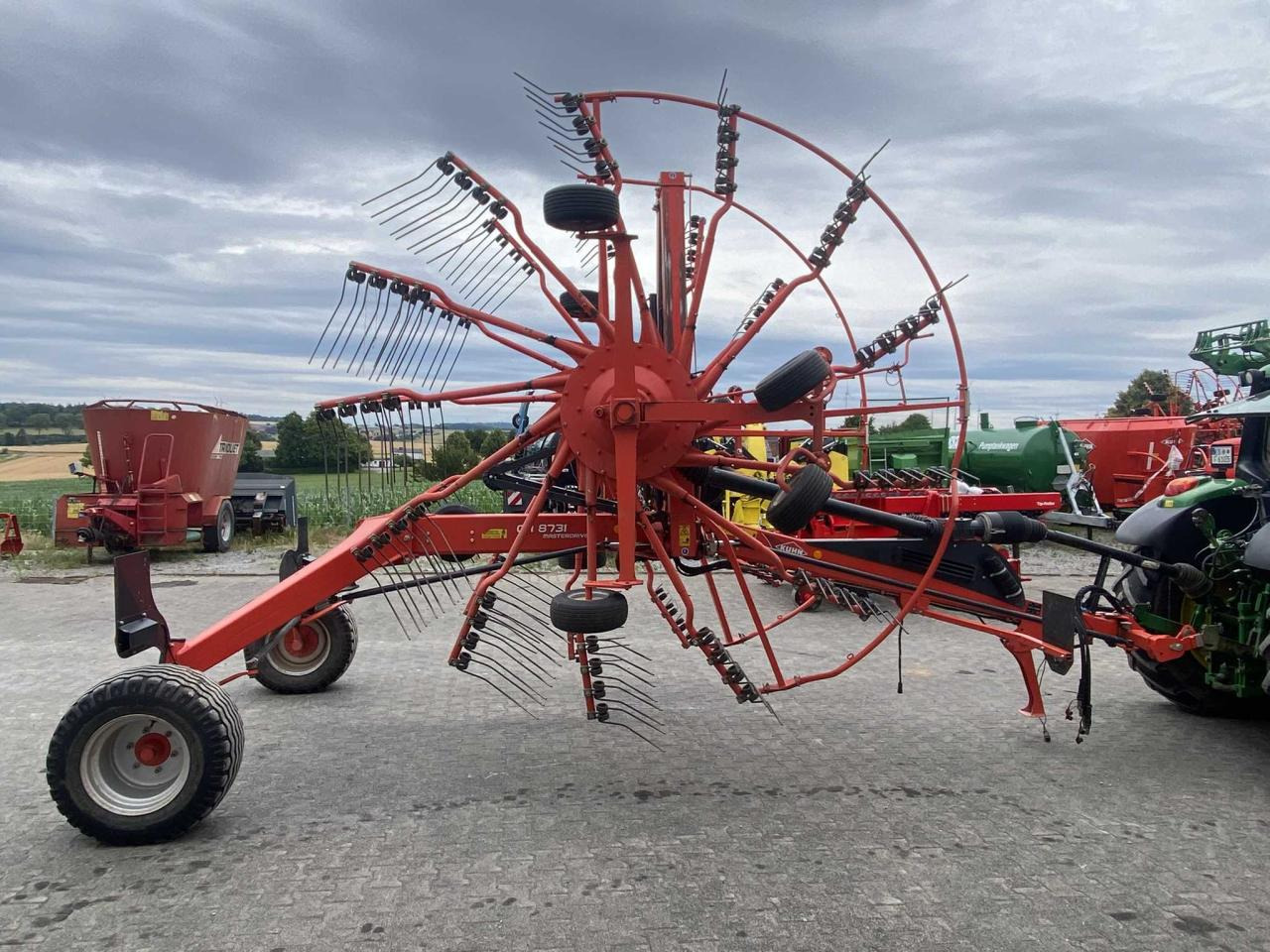 Kuhn GA 8731 - Сеноворошилка: фото 2 Kuhn GA 8731 - Сеноворошилка: фото 2