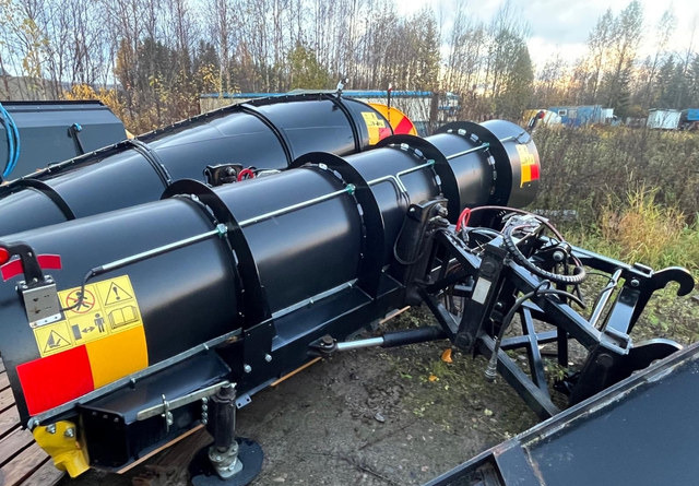 Arctic MachineAM4000HPD - Отвал для снега: фото 1 Arctic MachineAM4000HPD - Отвал для снега: фото 1