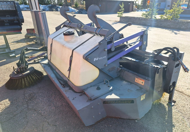 Holms 300/ 2,5m - Щетка для Строительной техники: фото 1 Holms 300/ 2,5m - Щетка для Строительной техники: фото 1