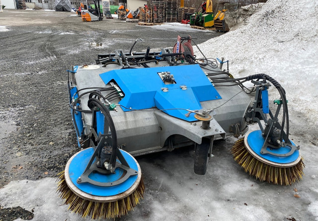 Snowek K180 - Щетка для Коммунальной и специальной техники: фото 1 Snowek K180 - Щетка для Коммунальной и специальной техники: фото 1