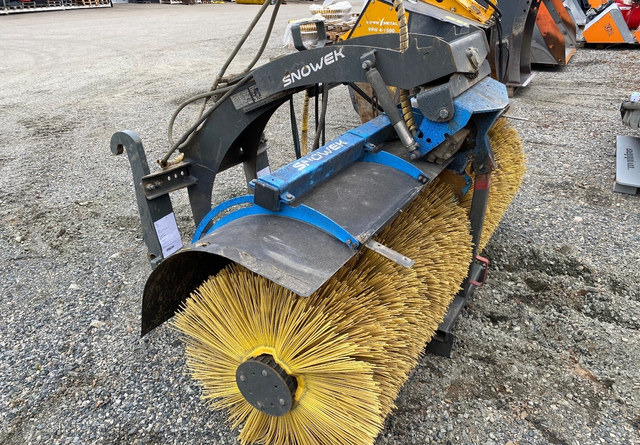 SnowekAH250 - Щетка: фото 1 SnowekAH250 - Щетка: фото 1