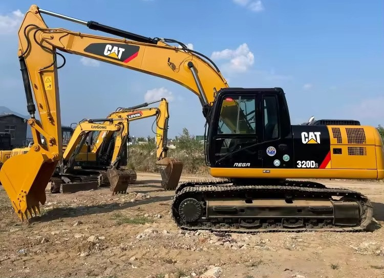 CATERPILLAR Crawler excavator Used excavator cat320 Japan brand Used CAT 320 Excavator Caterpillar 320D Crawler Excavator CAT320 used digger for sale - Гусеничный экскаватор: фото 2 CATERPILLAR Crawler excavator Used excavator cat320 Japan brand Used CAT 320 Excavator Caterpillar 320D Crawler Excavator CAT320 used digger for sale - Гусеничный экскаватор: фото 2
