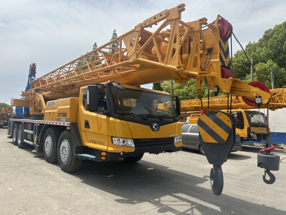 XCMG qy70kc xct75 qy75kc 70ton 75 ton 80 ton 85 ton 90 ton 100 ton 110 ton 130 ton truck crane - Мобильный кран: фото 2 XCMG qy70kc xct75 qy75kc 70ton 75 ton 80 ton 85 ton 90 ton 100 ton 110 ton 130 ton truck crane - Мобильный кран: фото 2