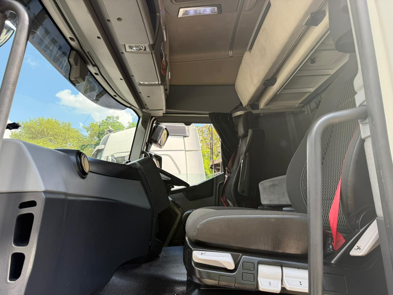 Тягач Renault T Range 460 DXI RHD: фото 12