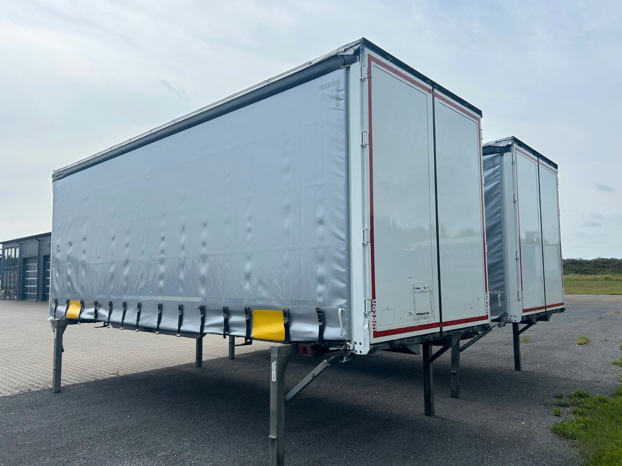 Wecon 6x Wechselpritschen Schiebeplane/Bordwand WP745S - Тентованный кузов: фото 1 Wecon 6x Wechselpritschen Schiebeplane/Bordwand WP745S - Тентованный кузов: фото 1
