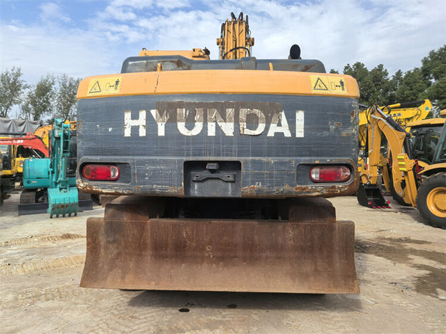 Hyundai R210W-9S - Колёсный экскаватор: фото 5 Hyundai R210W-9S - Колёсный экскаватор: фото 5