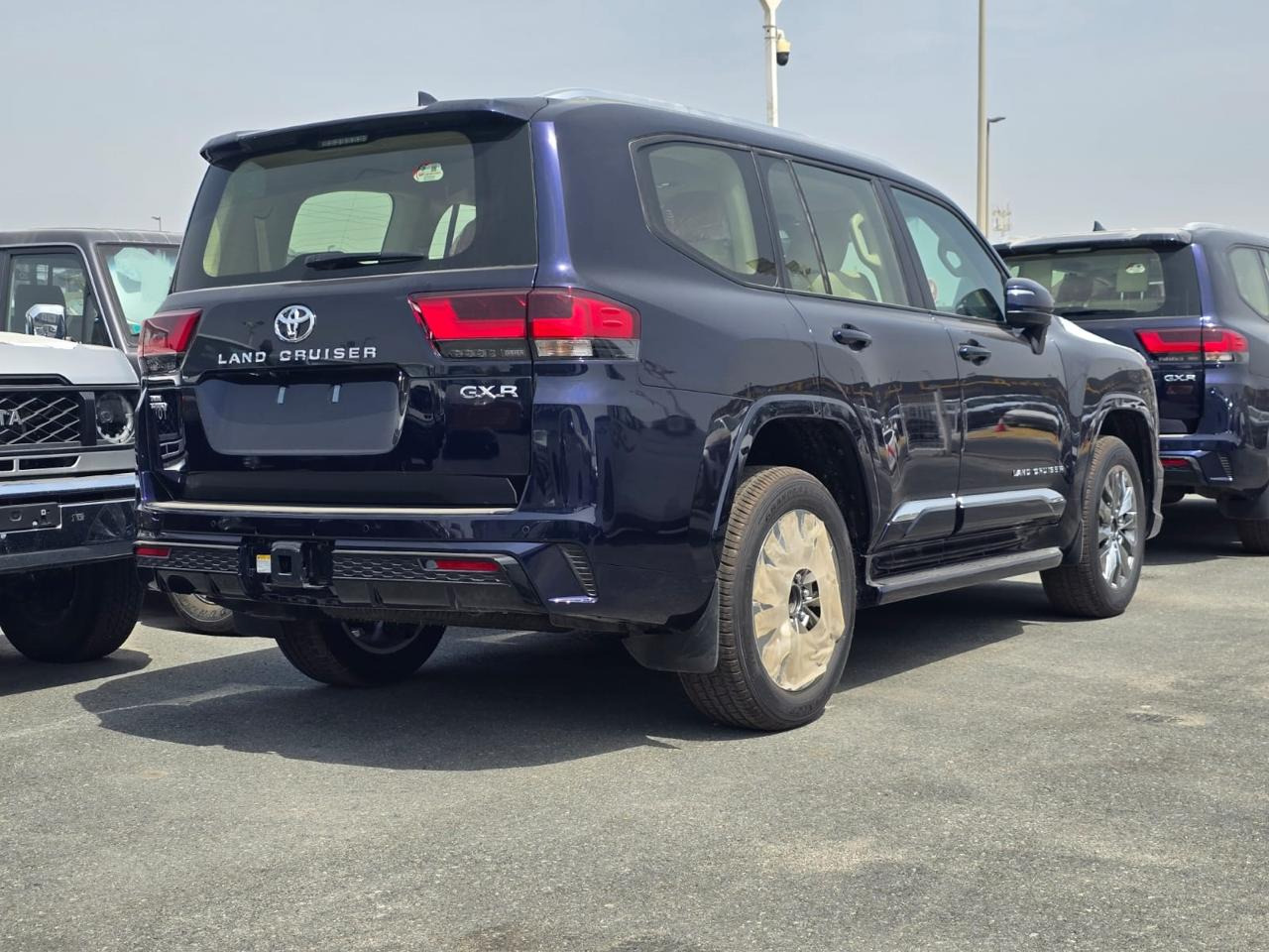 Land Cruiser GXR 3.5L Twin Turbo - Легковой автомобиль: фото 2 Land Cruiser GXR 3.5L Twin Turbo - Легковой автомобиль: фото 2