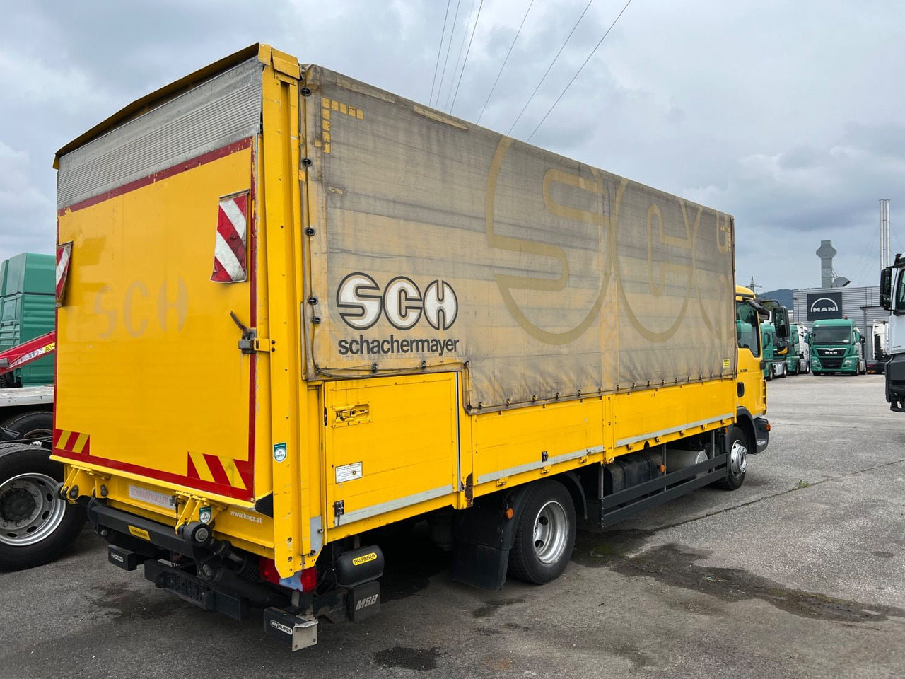 MAN TGL 8 180 - Тентованный грузовик: фото 4 MAN TGL 8 180 - Тентованный грузовик: фото 4