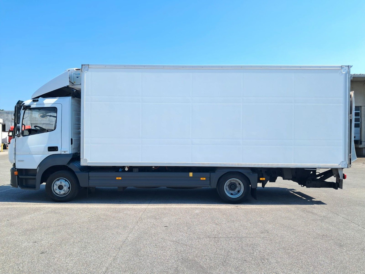 Mercedes-Benz Atego 1221 Kühlkoff LBW | Klima | Tempom | Difff - Рефрижератор: фото 4 Mercedes-Benz Atego 1221 Kühlkoff LBW | Klima | Tempom | Difff - Рефрижератор: фото 4