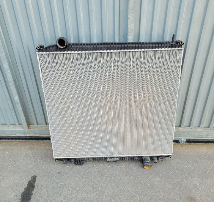 CHLODNIKA WODY MAN TGS E6. MEHLE 81.06101-6787 - Радиатор для Грузовиков: фото 1 CHLODNIKA WODY MAN TGS E6. MEHLE 81.06101-6787 - Радиатор для Грузовиков: фото 1