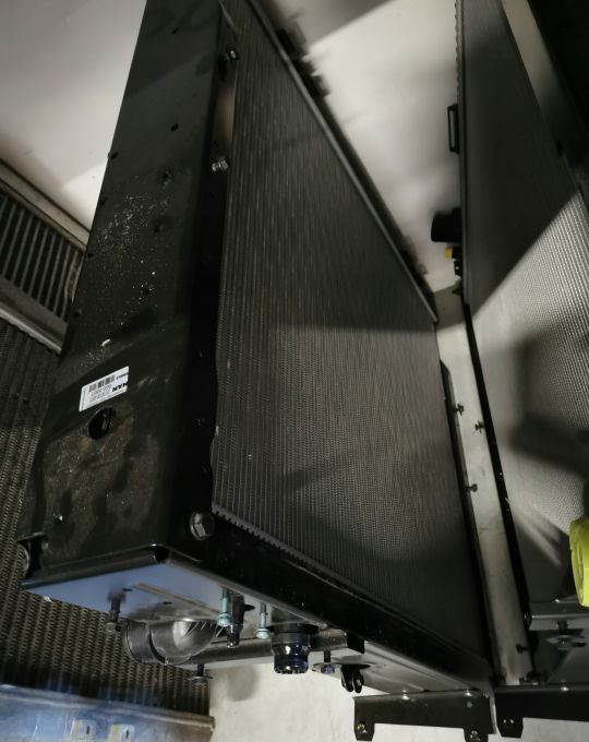 Chłodnice CHŁODNICA MAN TGS MEHLE 81.06100-6873 - Радиатор для Грузовиков: фото 2 Chłodnice CHŁODNICA MAN TGS MEHLE 81.06100-6873 - Радиатор для Грузовиков: фото 2