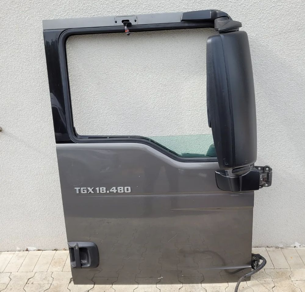 DRZWI MAN TGX PRAWE EURO6 - Кузов и экстерьер для Грузовиков: фото 1 DRZWI MAN TGX PRAWE EURO6 - Кузов и экстерьер для Грузовиков: фото 1