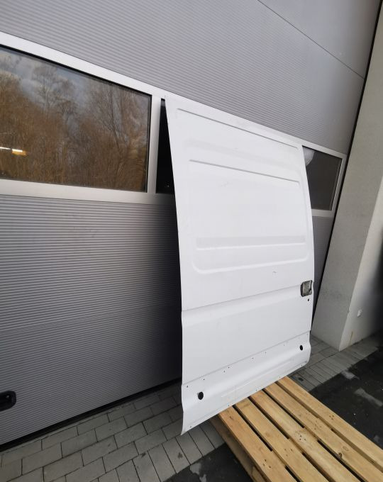 DRZWI PRZESUWNE IVECO DAILY PRAWE - Дверь и запчасти для Грузовиков: фото 3 DRZWI PRZESUWNE IVECO DAILY PRAWE - Дверь и запчасти для Грузовиков: фото 3