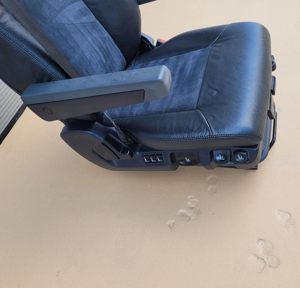 FOTEL PRAWY MAN TGX LIFT SKÓRA JAK NOWY CHWALIM116 - Сиденье для Грузовиков: фото 3 FOTEL PRAWY MAN TGX LIFT SKÓRA JAK NOWY CHWALIM116 - Сиденье для Грузовиков: фото 3