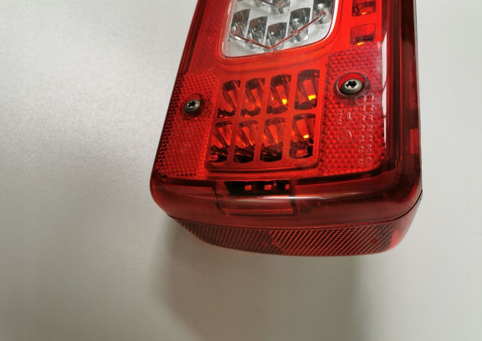 LAMPA TYL VOLVO FMX FM LED RH. ORYGINAŁ - Задний фонарь для Грузовиков: фото 2 LAMPA TYL VOLVO FMX FM LED RH. ORYGINAŁ - Задний фонарь для Грузовиков: фото 2