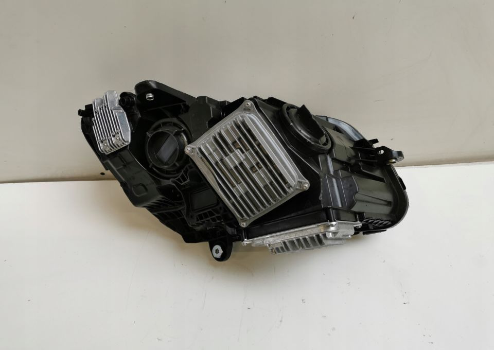 Lampa Mercedes c klasa - Свет/ Освещение для Грузовиков: фото 2 Lampa Mercedes c klasa - Свет/ Освещение для Грузовиков: фото 2