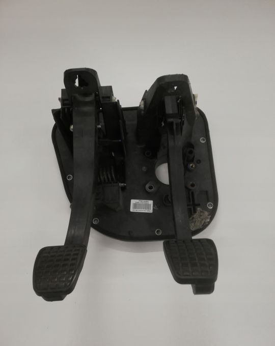 MOCOWANIE PODSTAWA PEDAŁÓW IVECO DAILY 5801482032 - Педаль для Лёгких коммерческих автомобилей: фото 1 MOCOWANIE PODSTAWA PEDAŁÓW IVECO DAILY 5801482032 - Педаль для Лёгких коммерческих автомобилей: фото 1