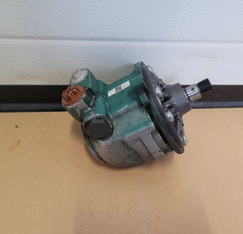 POMPA WSPOMAGANIA VOLVO FH4 OM 22204184 CHWALIM116 - Насос гидроусилителя для Грузовиков: фото 1 POMPA WSPOMAGANIA VOLVO FH4 OM 22204184 CHWALIM116 - Насос гидроусилителя для Грузовиков: фото 1