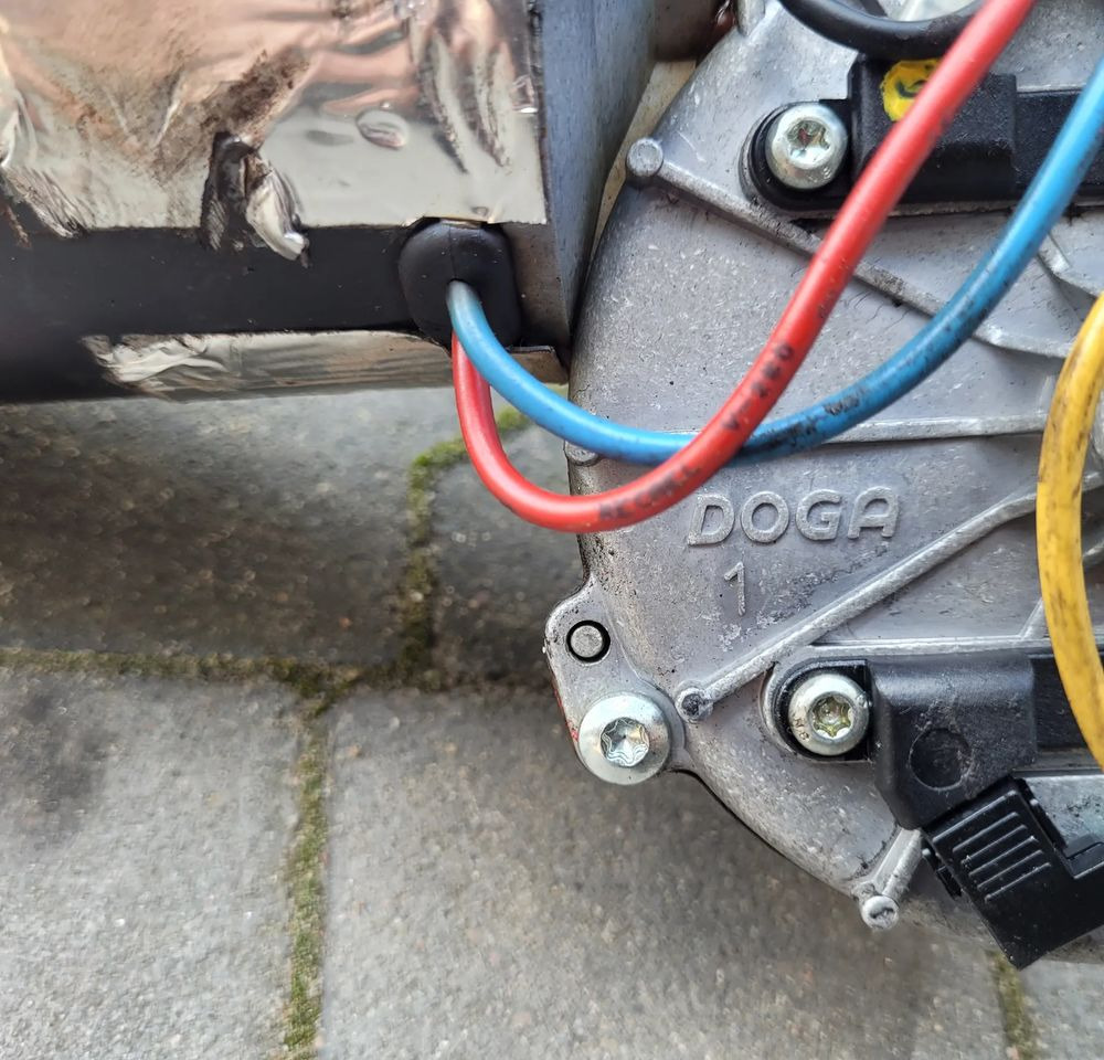 SILNICZEK WYCIERACZEK AUTOBUS DOGA CHWALIM116 - Щетка стеклоочистителя для Грузовиков: фото 3 SILNICZEK WYCIERACZEK AUTOBUS DOGA CHWALIM116 - Щетка стеклоочистителя для Грузовиков: фото 3