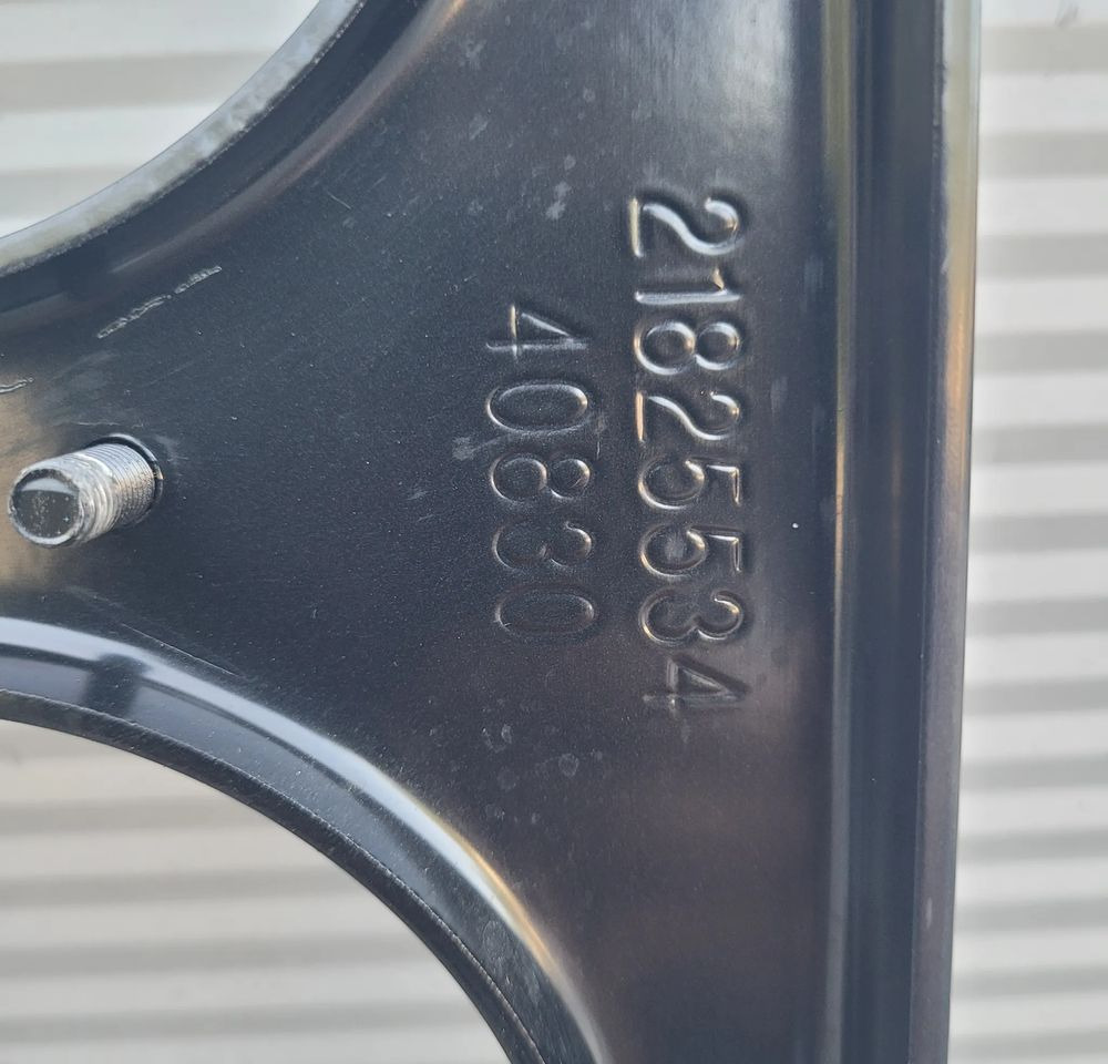 WAZMOCNIENIE POPRZECZNICA VOLVO FH4 FH5 NOWY ORYGINAŁ 21825534 - Кузов и экстерьер для Грузовиков: фото 3 WAZMOCNIENIE POPRZECZNICA VOLVO FH4 FH5 NOWY ORYGINAŁ 21825534 - Кузов и экстерьер для Грузовиков: фото 3