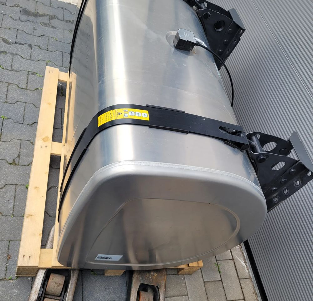 ZBIORNIK PALIWA VOLVO FH4 FH5 GAMA 140X70X70CM 21516453 570L CHWALIM116 - Топливный бак для Грузовиков: фото 3 ZBIORNIK PALIWA VOLVO FH4 FH5 GAMA 140X70X70CM 21516453 570L CHWALIM116 - Топливный бак для Грузовиков: фото 3