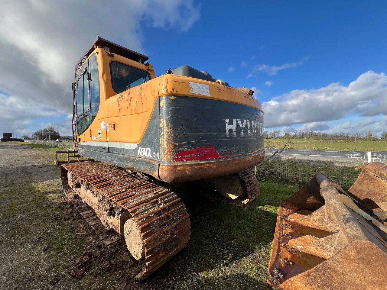 HYUNDAI ROBEX180L0-9 - Гусеничный экскаватор: фото 2 HYUNDAI ROBEX180L0-9 - Гусеничный экскаватор: фото 2