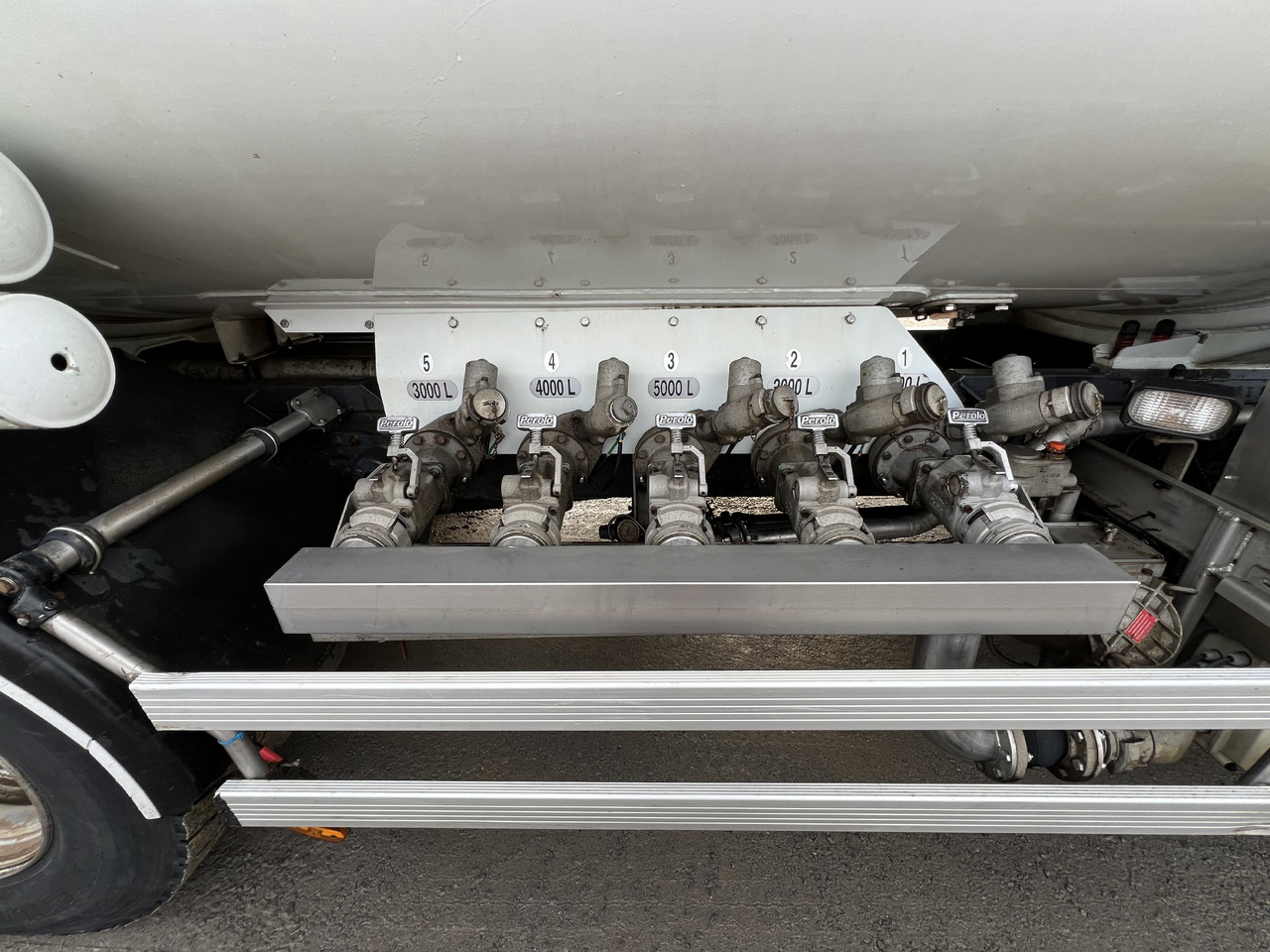 Premium 320 DCi - Грузовик-цистерна: фото 4 Premium 320 DCi - Грузовик-цистерна: фото 4