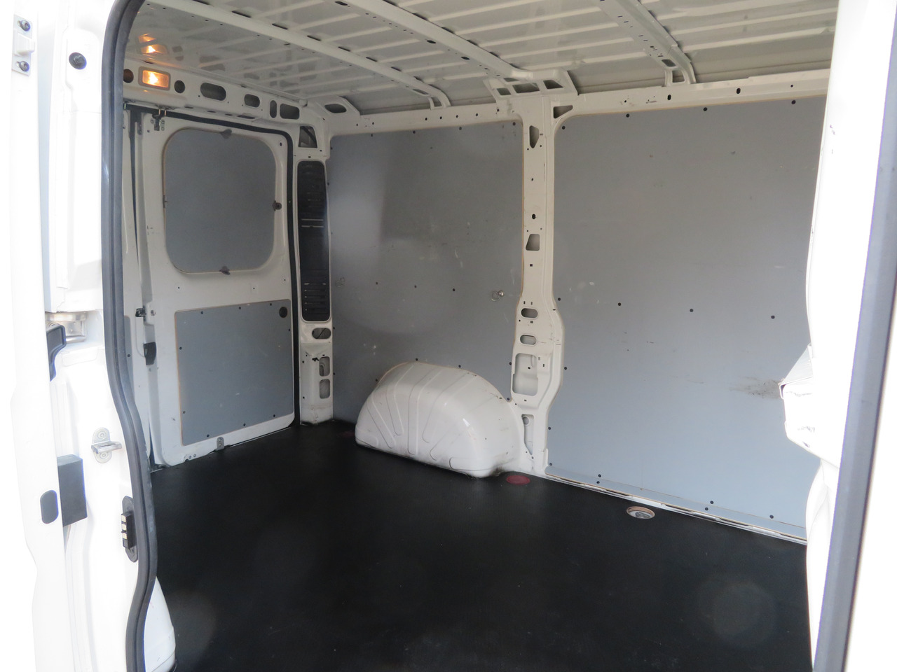 Цельнометаллический фургон Citroën Jumper 2.2 BlueHDi - L1H1: фото 9 Цельнометаллический фургон Citroën Jumper 2.2 BlueHDi - L1H1: фото 9