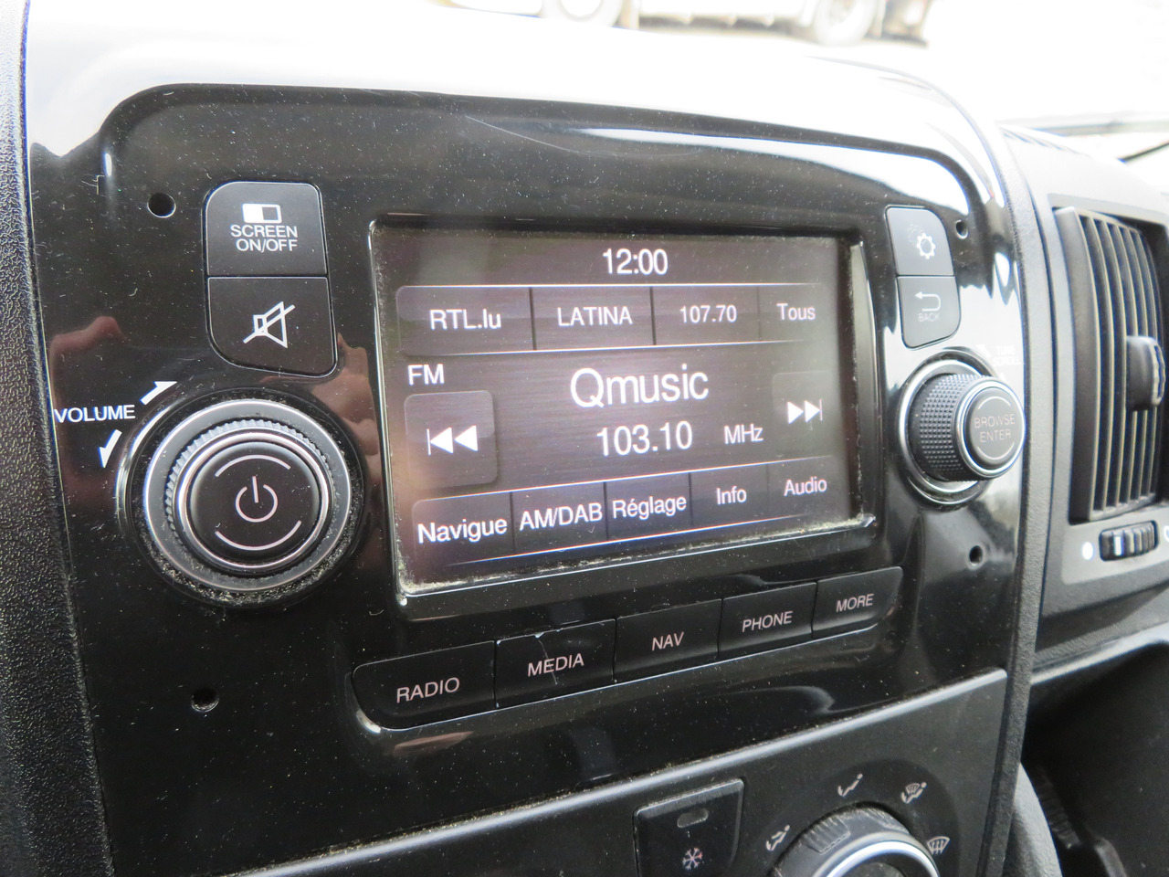 Цельнометаллический фургон Citroën Jumper 2.2 BlueHDi - L1H1: фото 13 Цельнометаллический фургон Citroën Jumper 2.2 BlueHDi - L1H1: фото 13