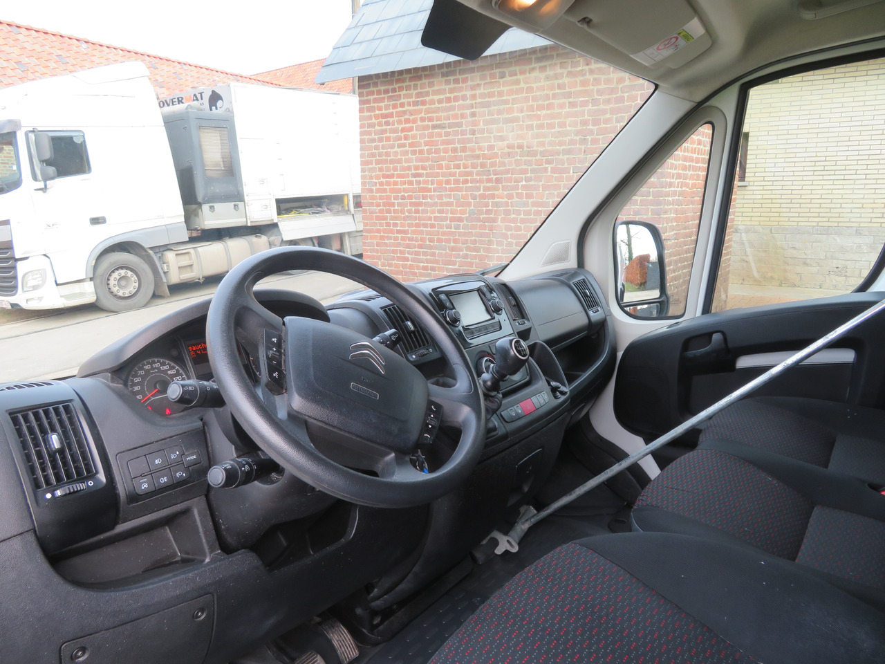 Цельнометаллический фургон Citroën Jumper 2.2 BlueHDi - L1H1: фото 11 Цельнометаллический фургон Citroën Jumper 2.2 BlueHDi - L1H1: фото 11