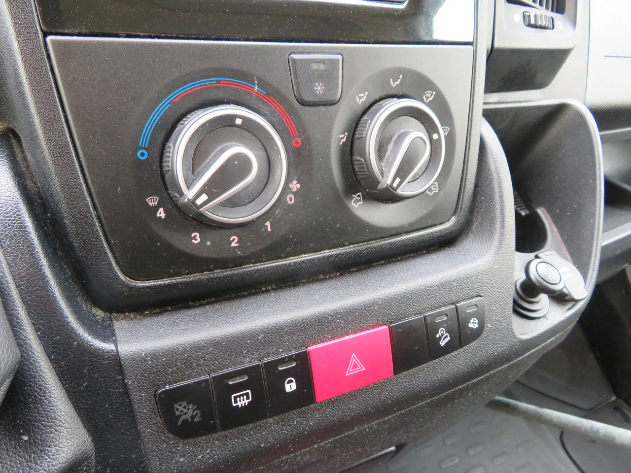 Цельнометаллический фургон Citroën Jumper 2.2 BlueHDi - L1H1: фото 12 Цельнометаллический фургон Citroën Jumper 2.2 BlueHDi - L1H1: фото 12