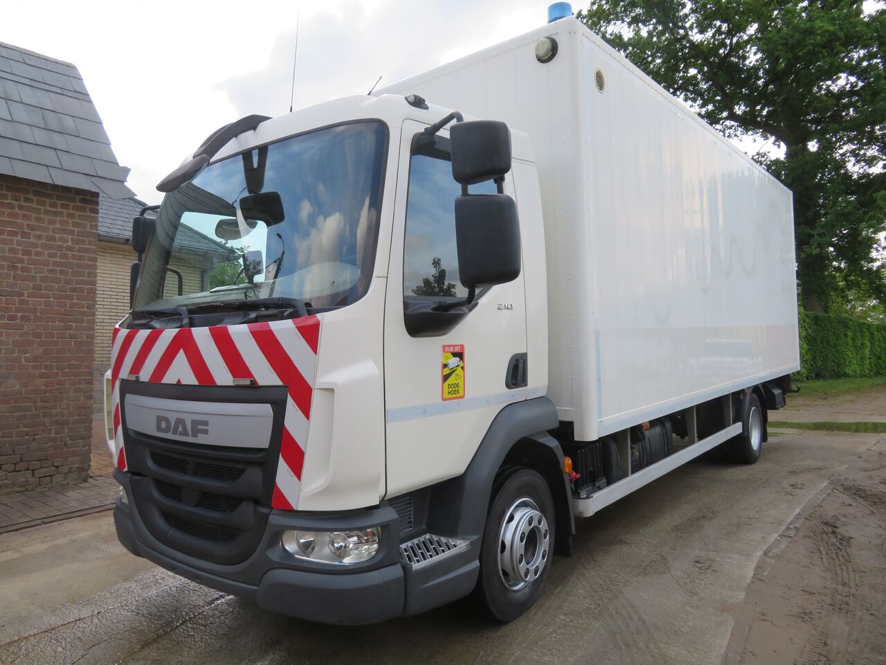 DAF LF210FA - Грузовик с закрытым кузовом: фото 3 DAF LF210FA - Грузовик с закрытым кузовом: фото 3