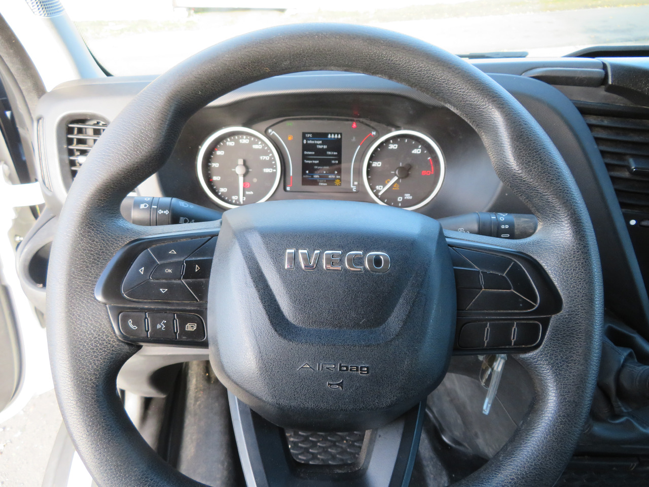 Малотоннажный самосвал, Грузопассажирский фургон Iveco Daily 35C16 3.0: фото 15 Малотоннажный самосвал, Грузопассажирский фургон Iveco Daily 35C16 3.0: фото 15