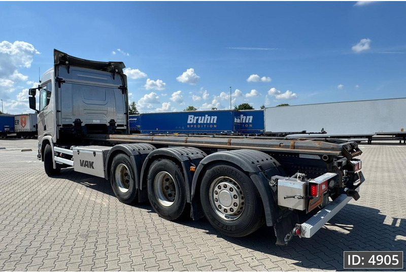 Scania R540 Topline, Euro 6, / 8x4 / Lift axle / frame 7.4 m - Грузовик-шасси: фото 2 Scania R540 Topline, Euro 6, / 8x4 / Lift axle / frame 7.4 m - Грузовик-шасси: фото 2