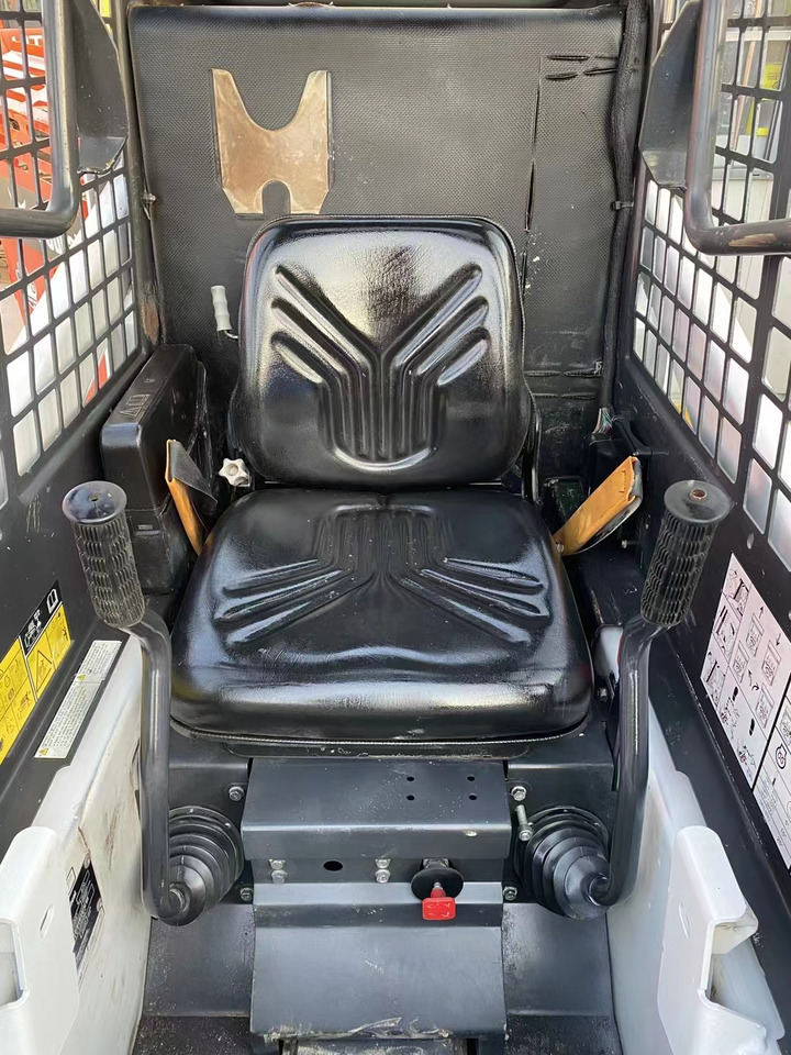 Мини-погрузчик с бортовым поворотом BOBCAT S70 Skid Steer Loader Click for Discount: фото 6 Мини-погрузчик с бортовым поворотом BOBCAT S70 Skid Steer Loader Click for Discount: фото 6